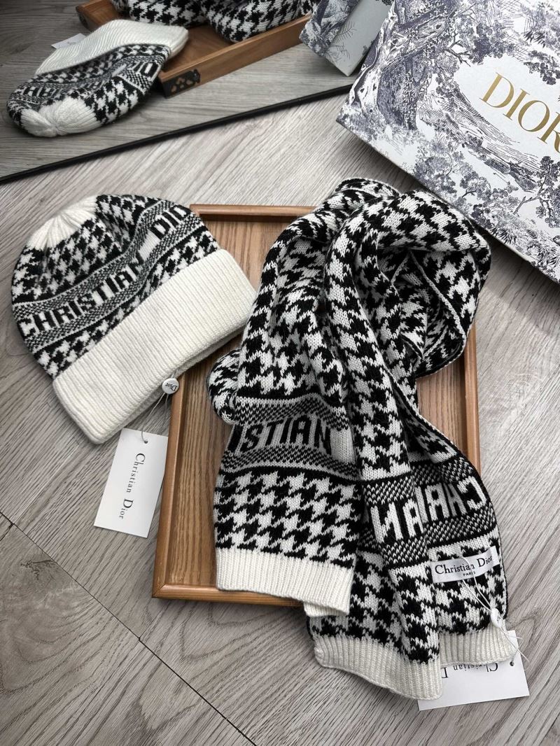 Christian Dior Caps Scarfs